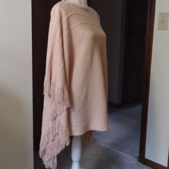 Layers by Lizden plus size poncho - Picture 4 of 12